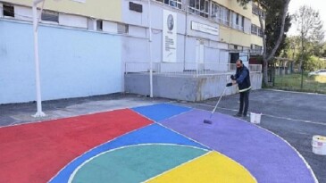 Konak’ta ‘renkli dokunuş’ okul bahçelerine de geldi
