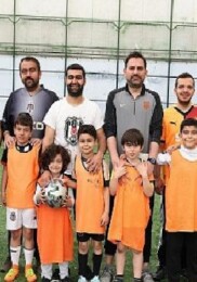 Küçükçekmece’de Renkli Maç: Babalar ve Oğulları Futbol Heyecanı Yaşadı