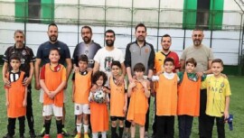 Küçükçekmece’de Renkli Maç: Babalar ve Oğulları Futbol Heyecanı Yaşadı