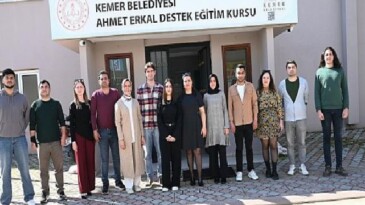 Kurs öğrencilerinden büyük muvaffakiyet