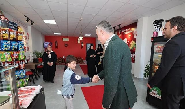 Lider Büyükakın esnafları yalnız bırakmıyor