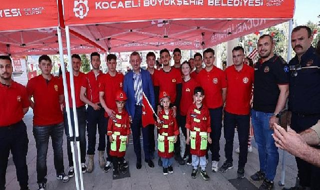 Lider Büyükakın’a çocuklardan sevgi seli