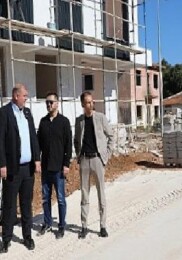 Lider Çiçek Alanda