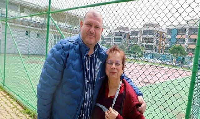 Lider Çiçek’ten Pazar Mesaisi