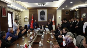 Lider Özarslan 23 Nisan’da Makamını Şehit Oğlu Taha Burak Çakır’a Devretti