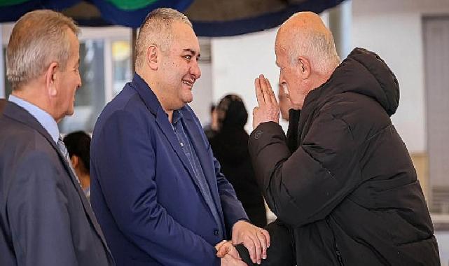 Lider Özarslan Semt Pazarında Esnaf ve Vatandaşla Buluştu