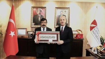 Lider Prof. Dr. Erol Özvar, İKÇÜ’yü Ziyaret Etti