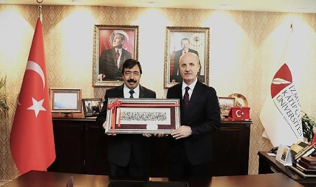 Lider Prof. Dr. Erol Özvar, İKÇÜ’yü Ziyaret Etti