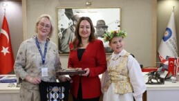 Lider Vekili Büşra Özdemir dünya çocuklarını ağırladı