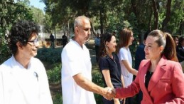 Lider Vekili Büşra Özdemir’den veteriner doktorlara ziyaret