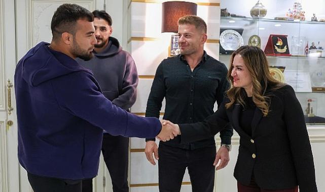 Lider Vekili Özdemir başpehlivanları ağırladı