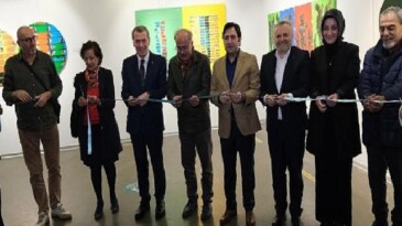 Mehmet Ali Doğan’ın Fotoğraf Standı “Zamana Karşı Tezler”, Zeytinburnu Kültür Sanat’ta Açıldı!