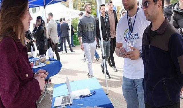 Meslek Günü’nde öğrenciler firmalarla bir ortaya geldi