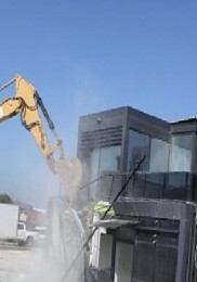 Nilüfer’de kaçak yapılar yıkıldı