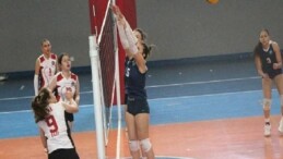 Öğretmen Melahat Aksoy Sosyal Bilimler Lisesi şampiyonluk yolunda