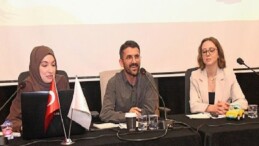 Osmangazi Belediyesi Ebeveynleri Ana Baba Okulu’nda Bilgilendirdi