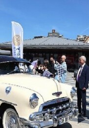 Osmangazi’de 13. Klasik Araba Tipi Rüzgarı Esti