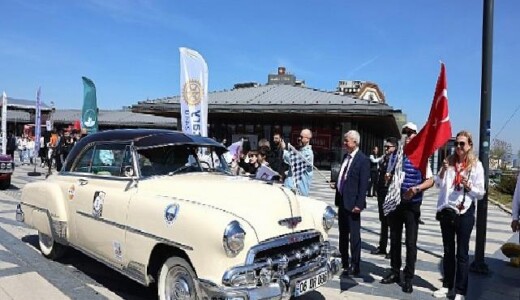 Osmangazi’de 13. Klasik Araba Tipi Rüzgarı Esti