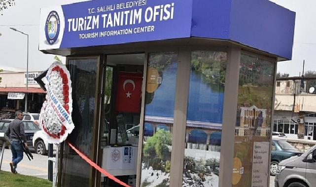 Salihli Belediyesi tarafından hayata geçirilen Turizm Tanıtım Ofisi düzenlenen merasimle hizmete açıldı.
