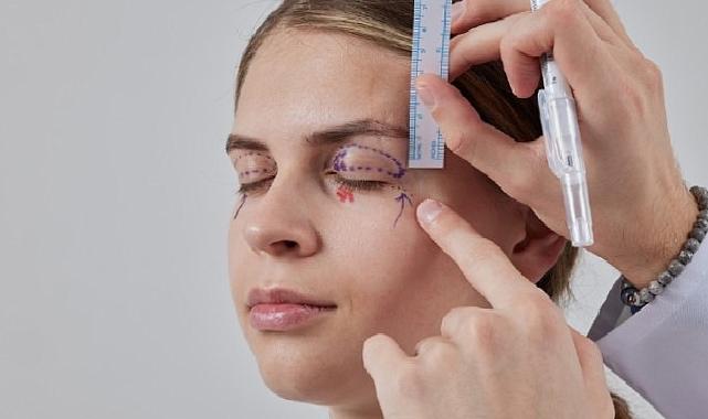 Sarkan Göz Kapakları: Estetik Bir Muhtaçlık mı, Yoksa Önemli Bir Görme Sorunu mu?