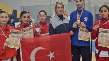 Seferihisar’ın ‘Altın Çocukları’ Avrupa yolunda kürsüyü bırakmıyor