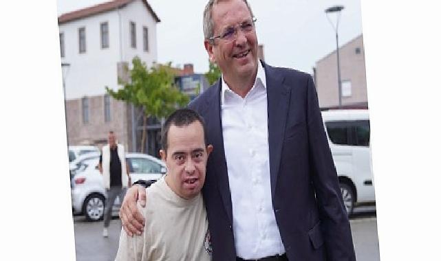 Sevgiyle atılan her adım, paylaşıldıkça çoğalan en kıymetli mutluluklara dönüşüyor