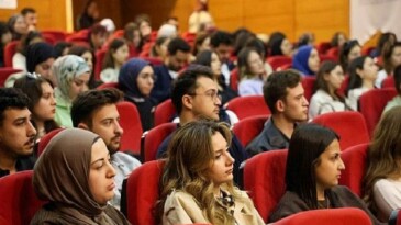 Ticaret Sicili Süreçleri, Hukuk Fakültesi Öğrencileri ve Mezunlarıyla Uygulamalı Olarak Ele Alındı