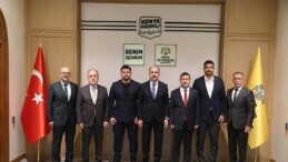 Türkiye Güreş Federasyonu Başkanı Akgül, Milli Olimpiyat Komitesi Lideri Çakır ve Ulusal Güreşçi Kayaalp Lider Altay’ı Ziyaret Etti