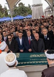 Üsküdar Belediye Başkanı Sinem Dedetaş’ın Acı Günü: İbrahim Serhan Son Seyahatine Uğurlandı