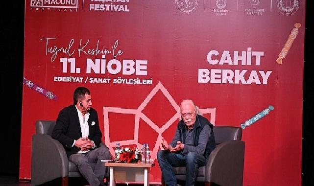 Usta Sanatçı Cahit Berkay Manisalılarla Buluştu