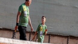 Yenişehir’de jenerasyonlar kortta buluştu