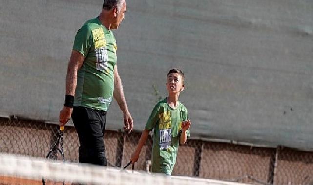 Yenişehir’de jenerasyonlar kortta buluştu