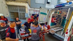 Apartman boşluğuna düşen vatandaş, itfaiye takımları tarafından kurtarıldı