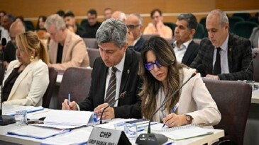 Bornova Belediyesi’nde 2025 kesin hesabına meclis onayı