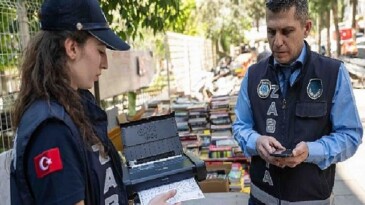 Bornova’da zabıta kontrollerine teknoloji gücü
