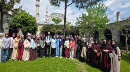 Bu proje hem okutuyor, hem gezdiriyor