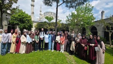 Bu proje hem okutuyor, hem gezdiriyor