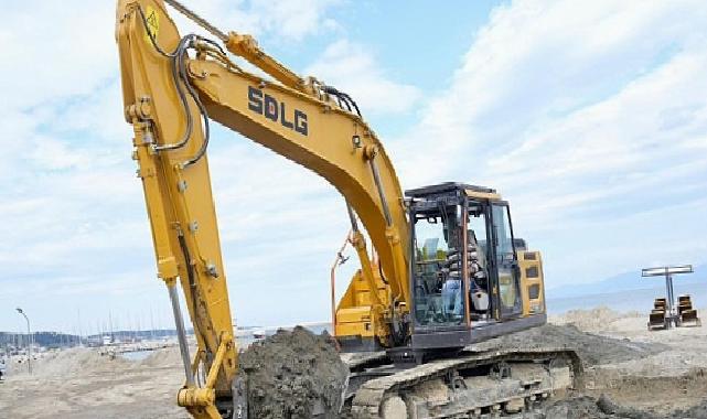 Burhaniye Belediyesi Fen İşleri Müdürlüğü Gruplarından Aralıksız Hizmet