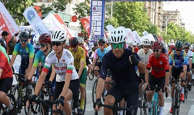 Bursa’da pedallar ‘Daha Fazla Bayan Yarışmacı’ için döndü
