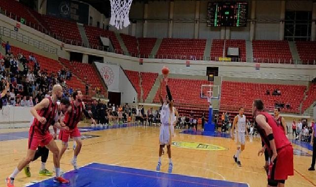 Büyükşehir Seriyi Üçüncü Maça Taşıdı