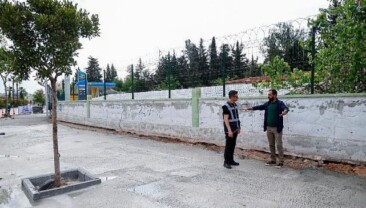 Büyükşehir’den Mevlana Caddesi ve 100. Yıl Bulvarı ortasında kaldırım ve peyzaj çalışması