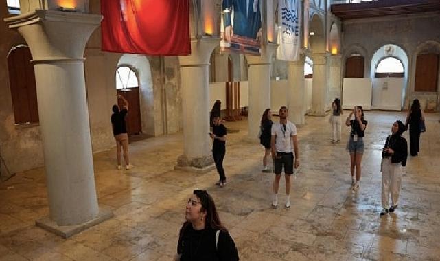 Dizayncılar Çeşme’de ikinci kere gençlerle buluştu