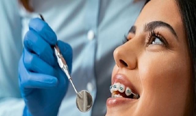 Düzelen Dişler Neden Tekrar Yer Değiştirir? Yanıtı Pekiştirme Devrinde