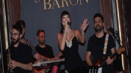 Ece Gürsel’den Le Baron sahnesinde yeni imaj