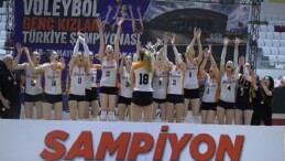 Eczacıbaşı Genç Kız Ekibi Türkiye Şampiyonu!