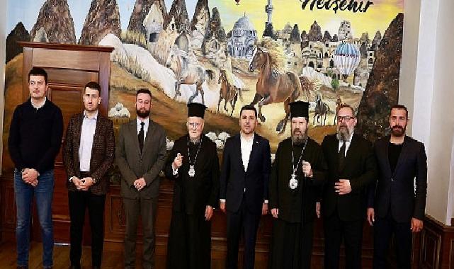 Fener Rum Patriği Bartholomeos Lider Arı’yı Ziyaret Etti