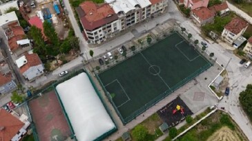 Gemlik’te Halı Alanlar Yenilendi