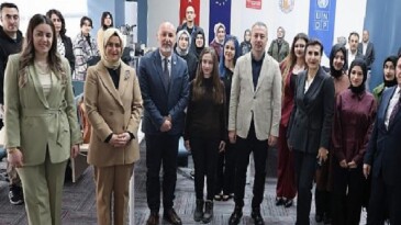 Gençler İçin Dijital Gençlik Merkezi Açıldı…
