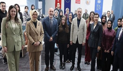Gençler İçin Dijital Gençlik Merkezi Açıldı…
