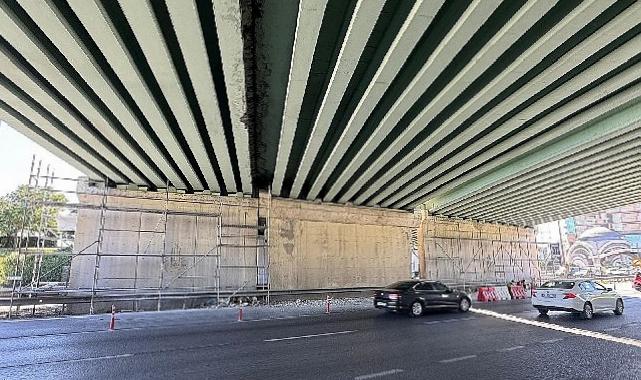 İBB, D-100 Cevizli Kavşağı Üst Geçidi’ni zelzeleye karşı güçlendirdi